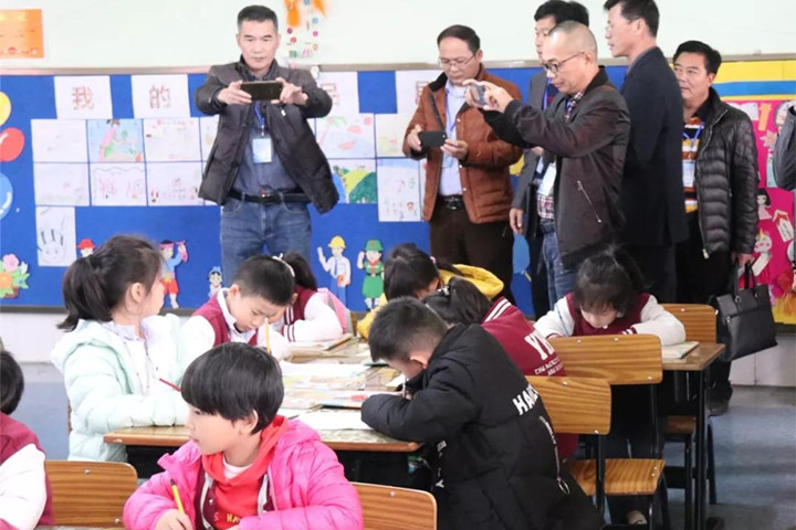 湛江遂溪小學校長督學高級研修班考察團來?？疾鞂W習