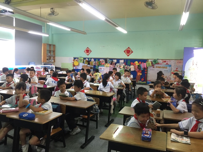 “多學多看多動手，科學世界任我游”——記小學部科技節系列活動